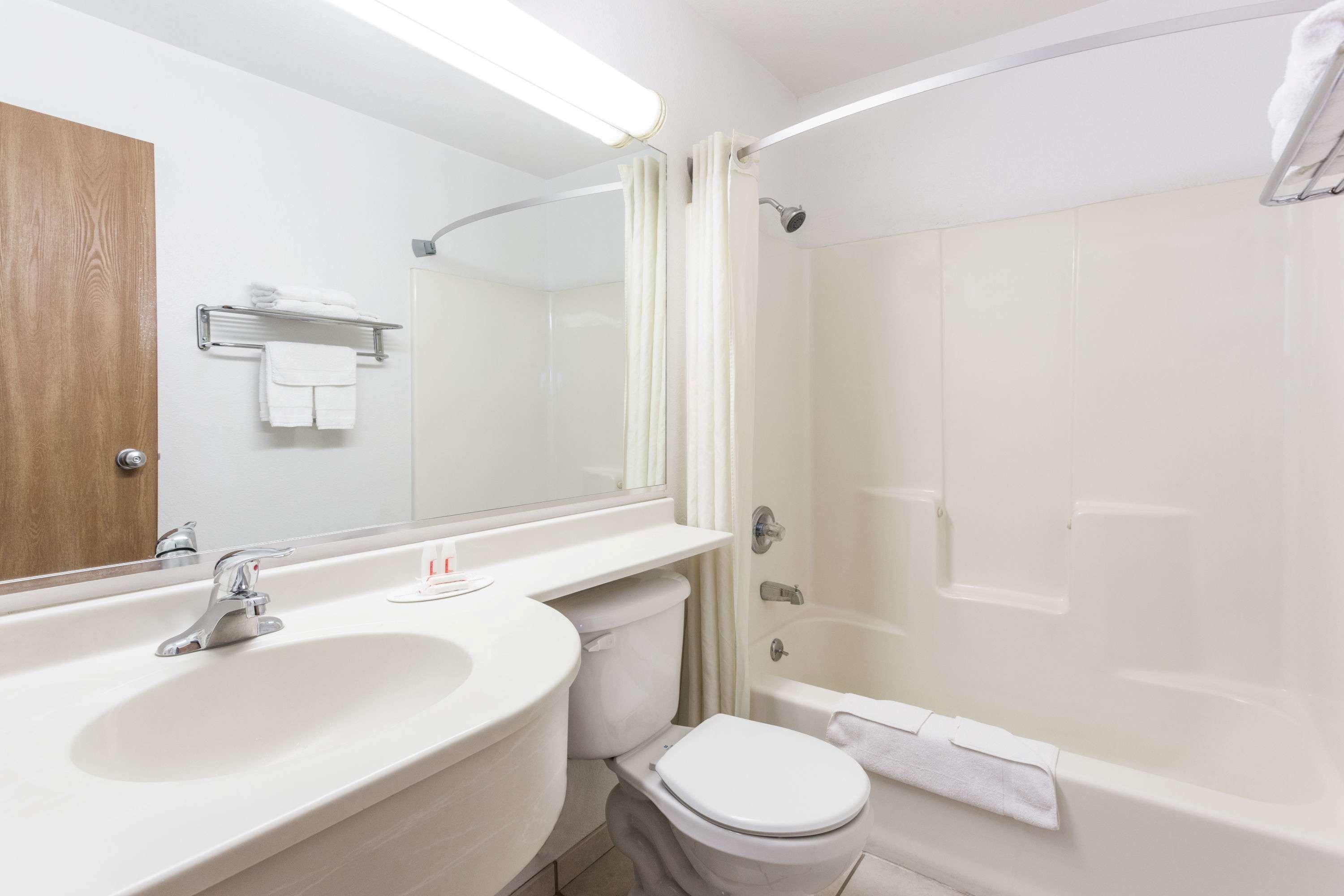 Super 8 by Wyndham Ft. Morgan Hotel Fort Morgan Bagian luar foto